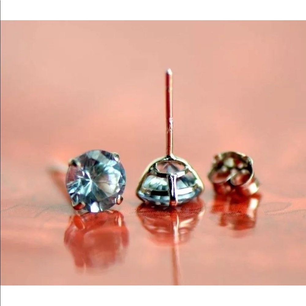 14K White Gold 5mm CZ Stud Earrings - Picture 1 of 2